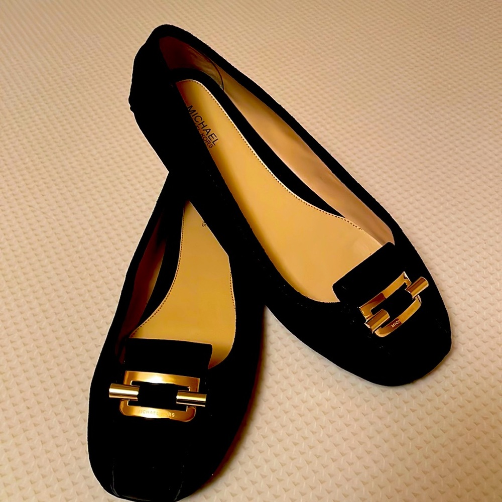 Michael Kors NWOT Black Suede Flat Shoes in Size 40 (10)